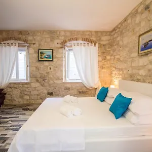 Toma , Trogir Croatie
